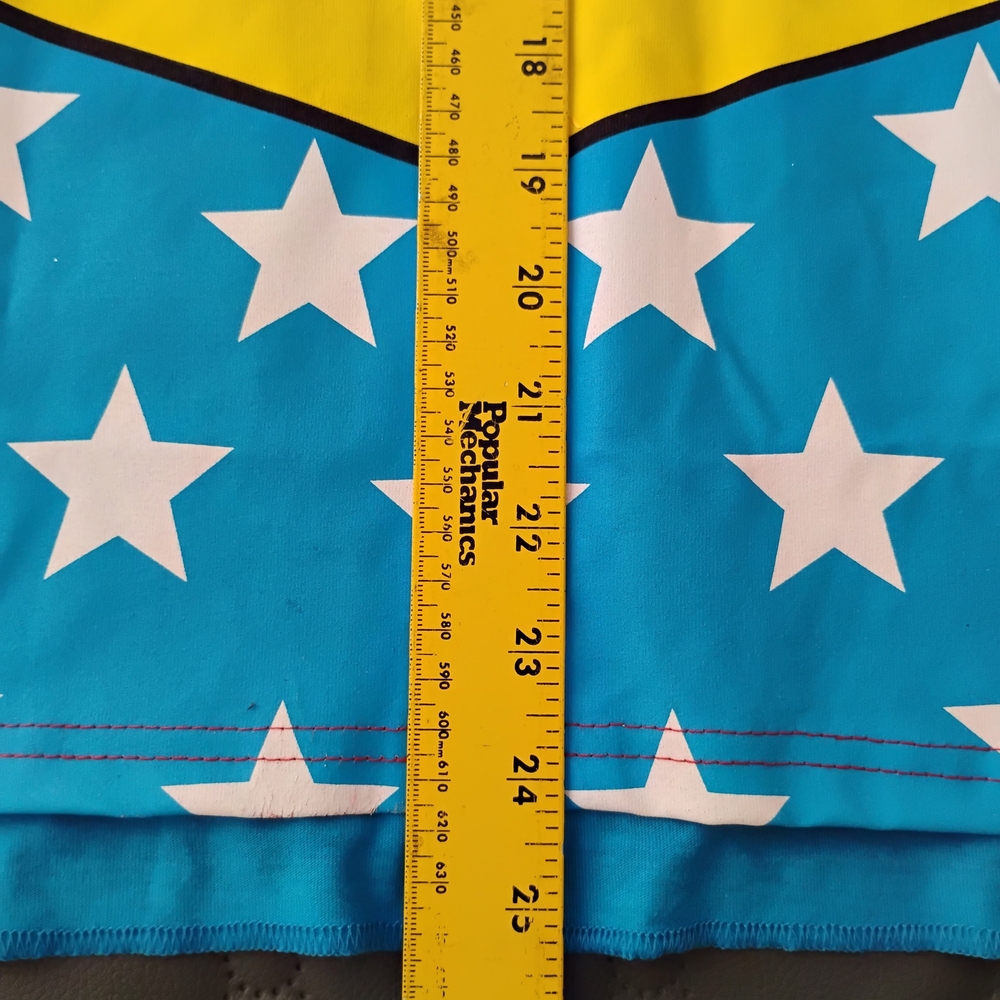 WONDER WOMAN SHIRT AND CAPE HALLOWEEN COSTUME SIZE LARGE FOR WOMEN OR TEEN - NEW - Picture 6 of 12